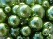 70 ks perliček světle zelených