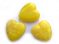 Skleněný korálek srdce 24x22 mm žluté hedvábí